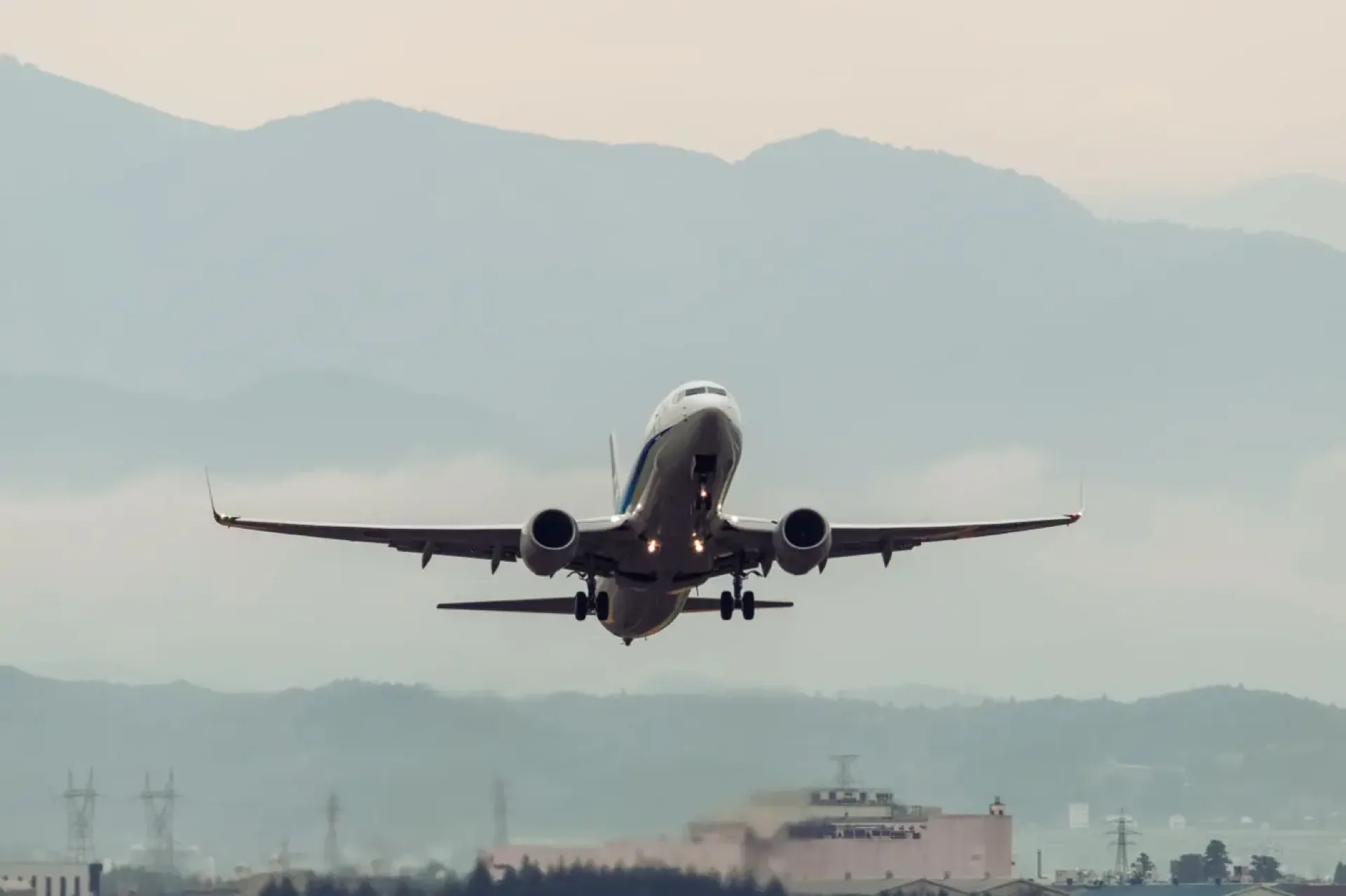 What is the fuel consumption of a Boeing 737