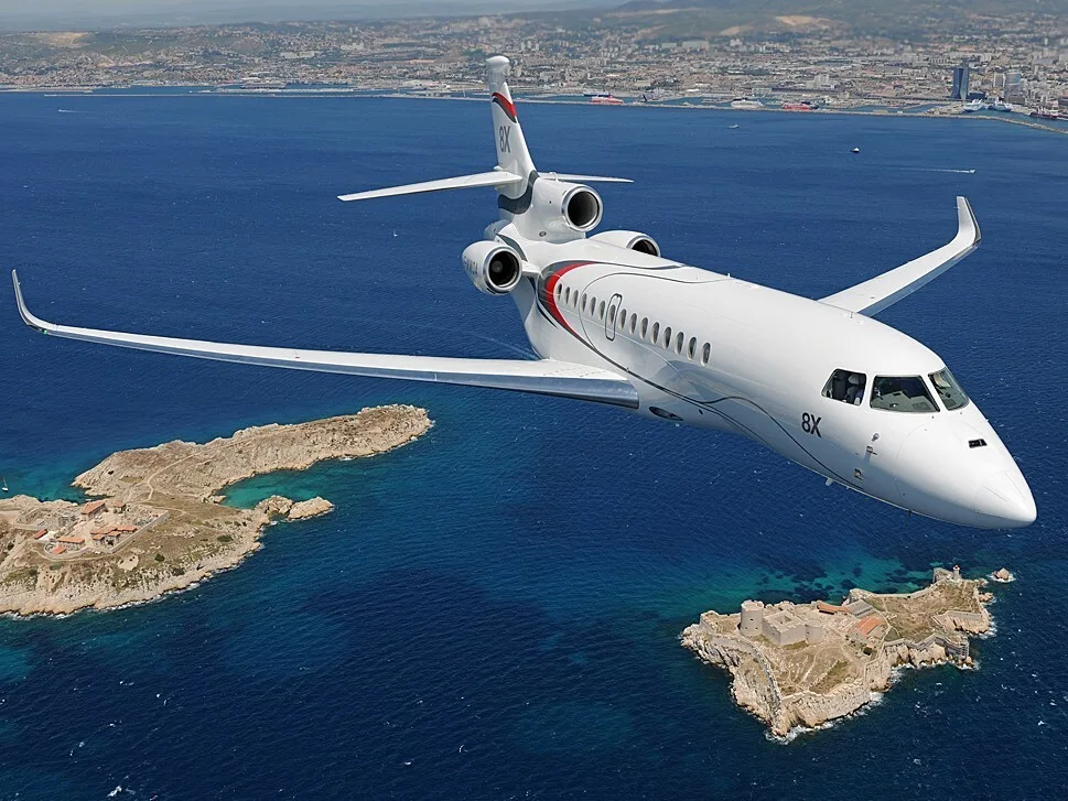 Dassault Falcon 8X в полёте