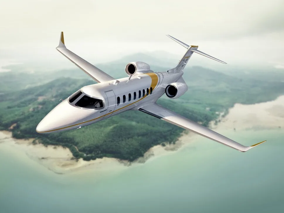 Bombardier Learjet 75 в полёте