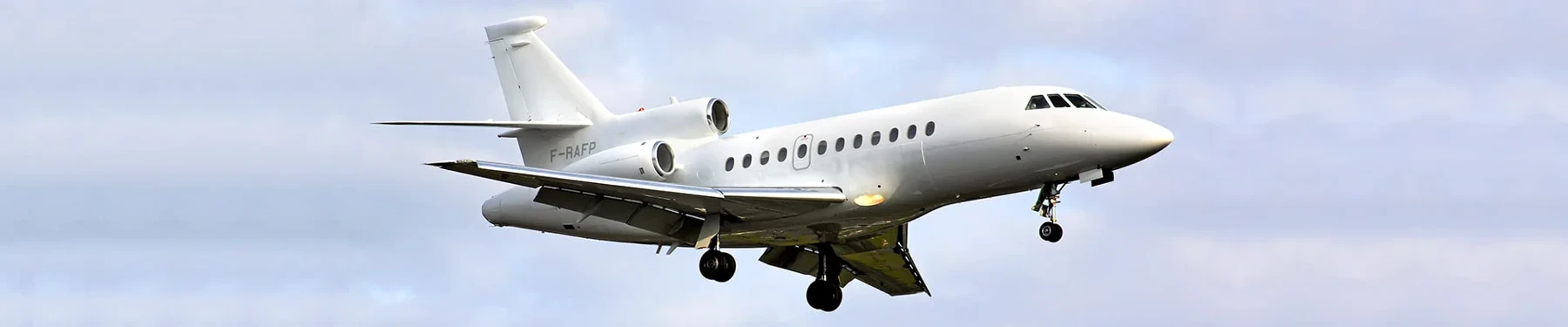 Falcon 900