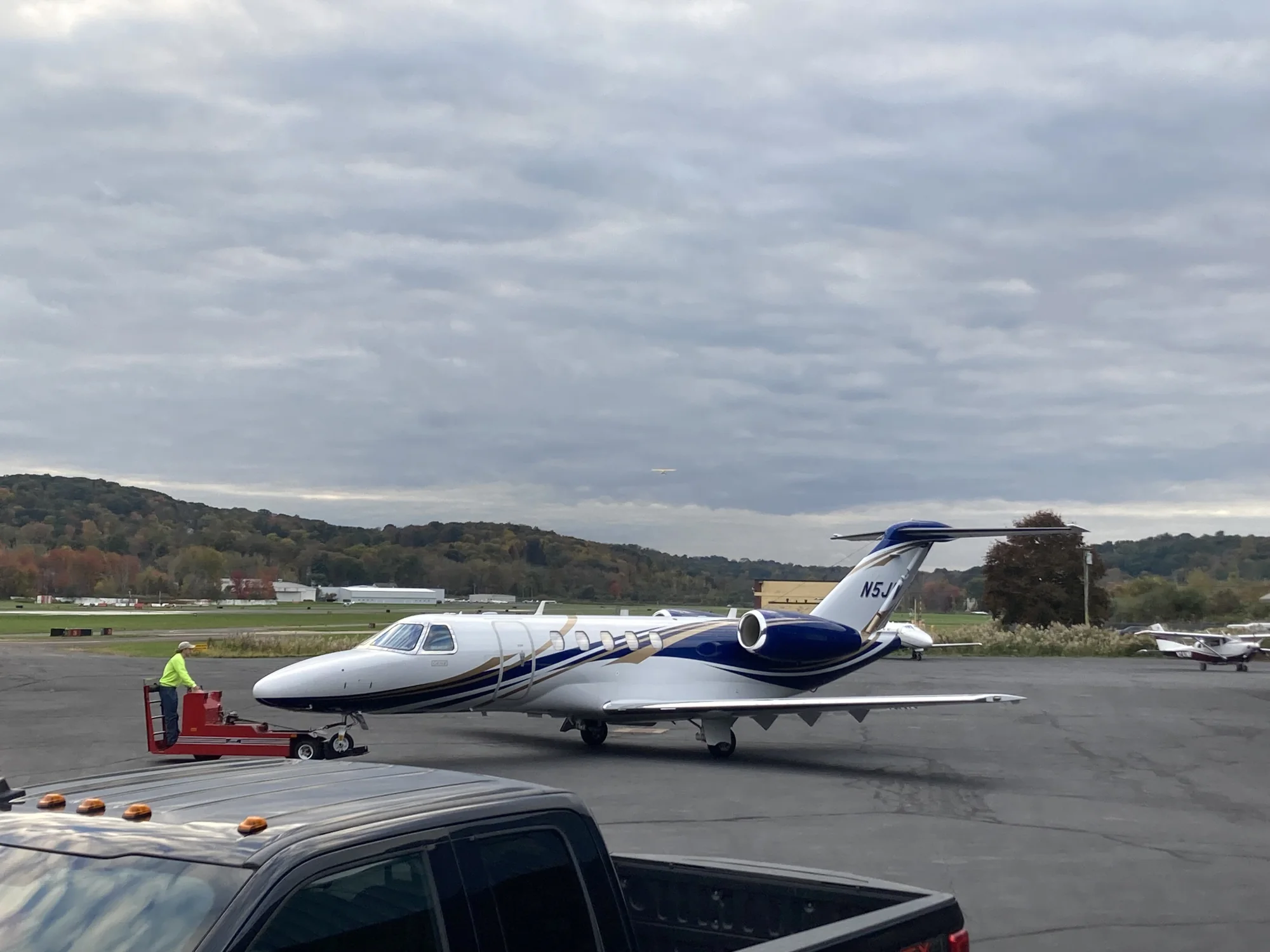 Cessna Citation CJ4, 2023. Preparation of a business flight connects the work of the crew and ground crew.