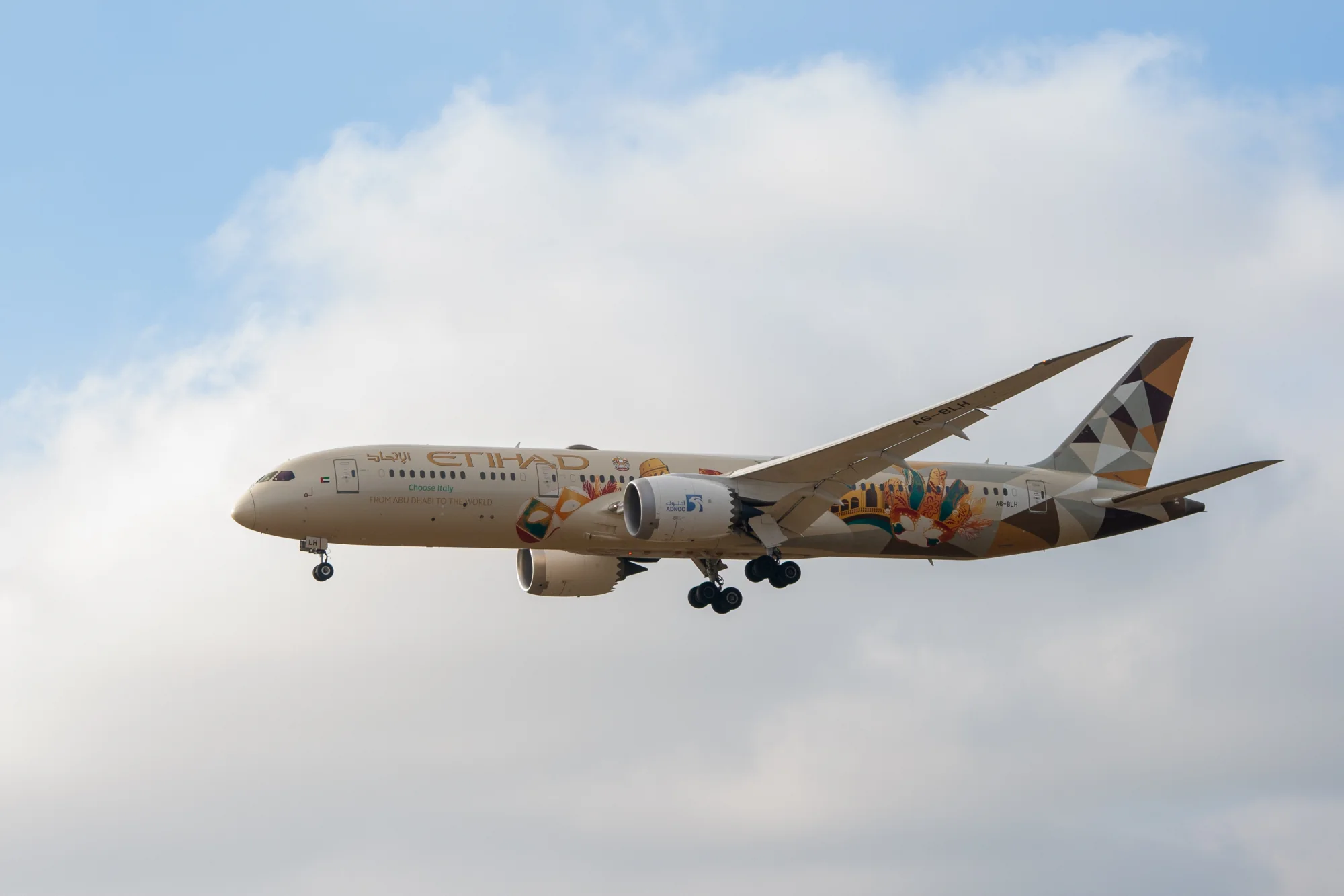 Etihad launches non-stop service between Abu Dhabi and Calgary