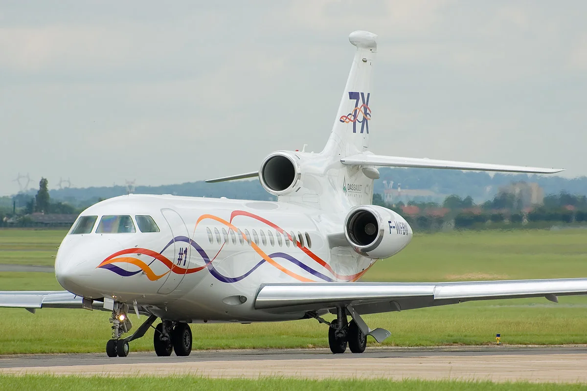 Dassault Falcon 7X on the taxiway