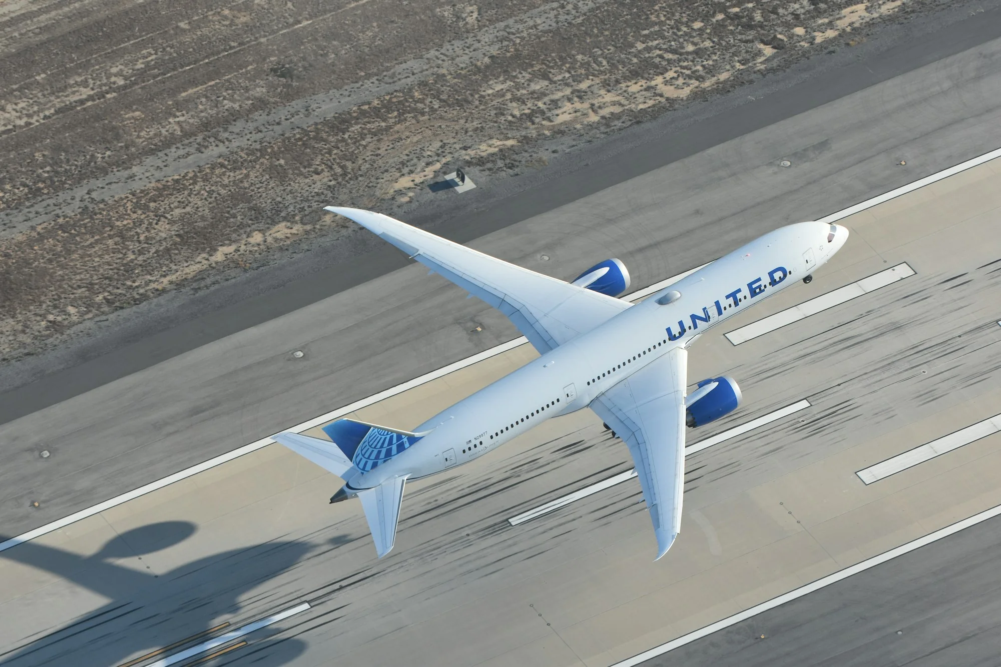 United adds cabin-crew bases in Dallas and Sacramento
