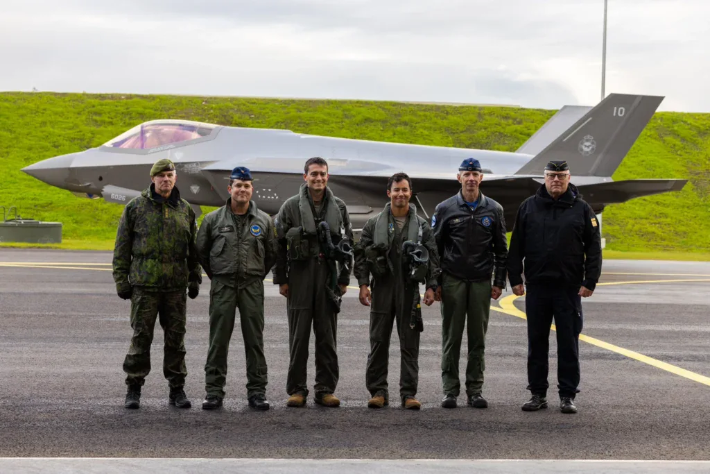 Первые два F-35A прибыли на постоянную базу в Финляндии