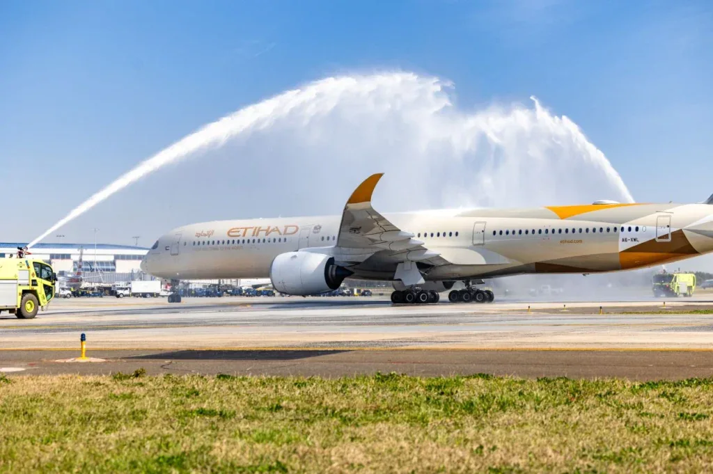 Etihad увеличит число рейсов на A350 между Абу-Даби и Парижем