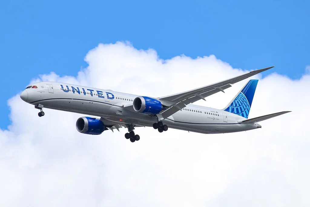 Рейс United из Токио в Денвер отклонился в Сиэтл из-за медицинского случая