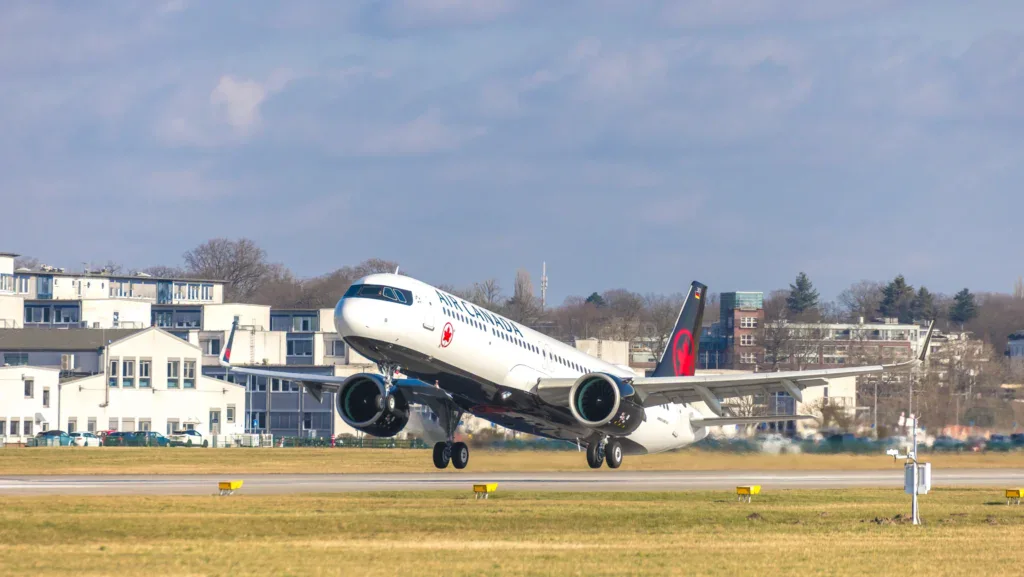 Зарплаты авиамехаников Air Canada в 2026 году: AME и техники