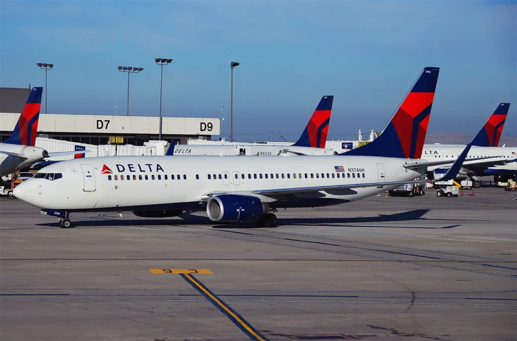 United и American предлагают участникам Delta перенос элитного статуса