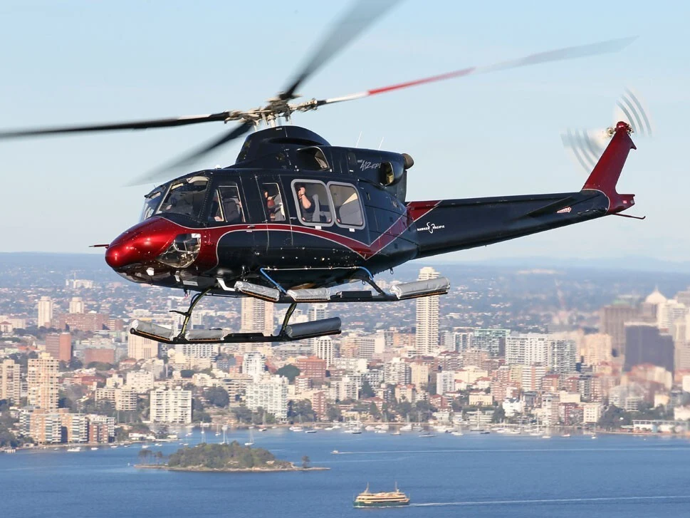 Bell 412EP и Airbus AS365 N3: вместимость или скорость