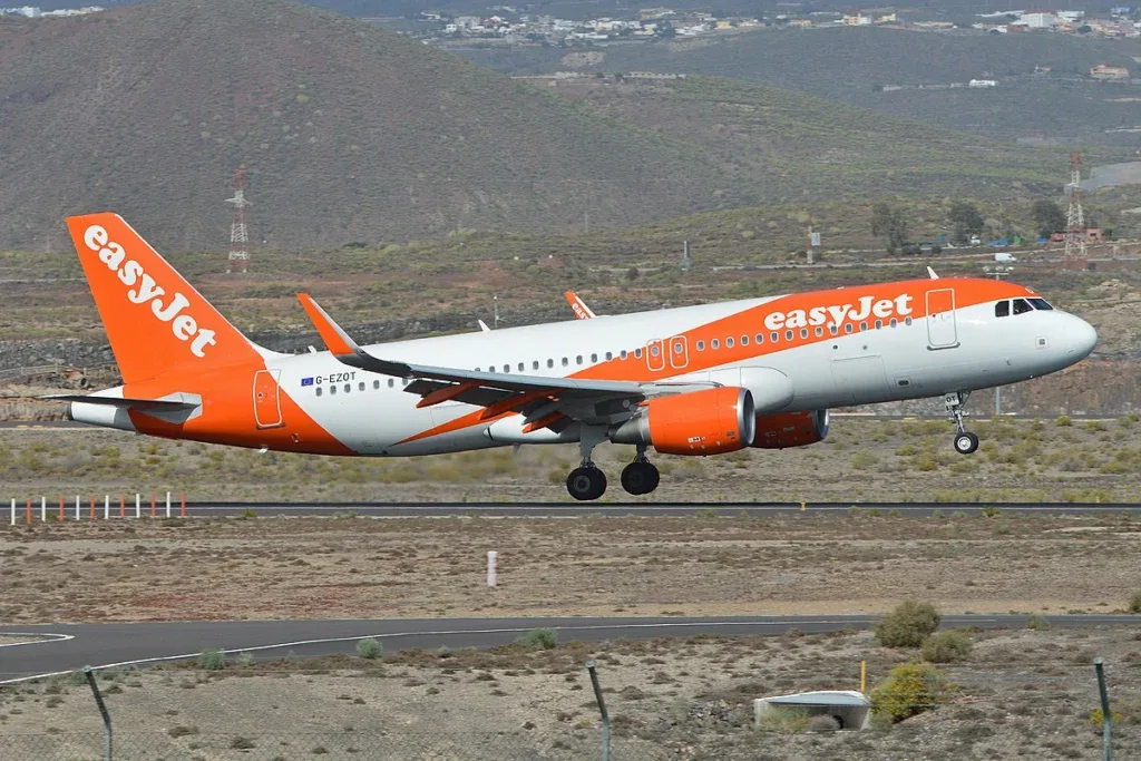 Забастовка бортпроводников easyJet в Португалии привела к отменам рейсов