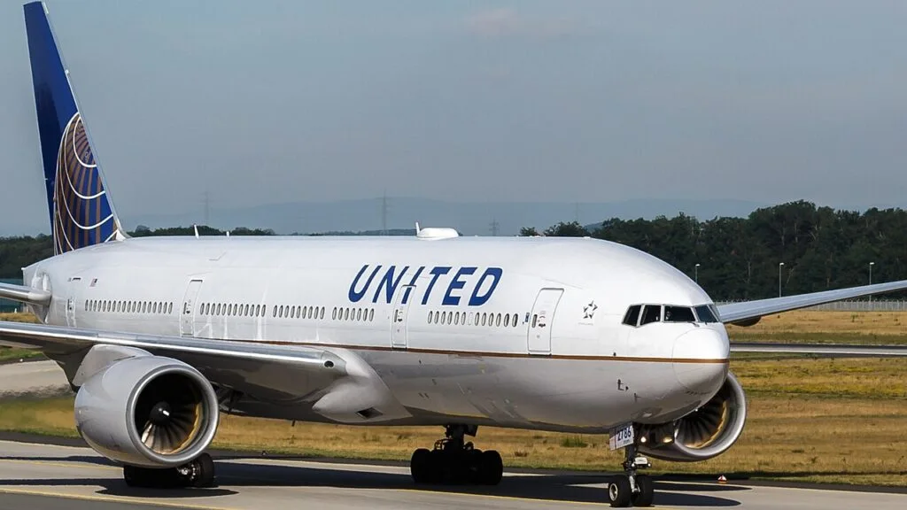 United отменила рейс Вашингтон — Рим после почти двенадцати часов ожидания
