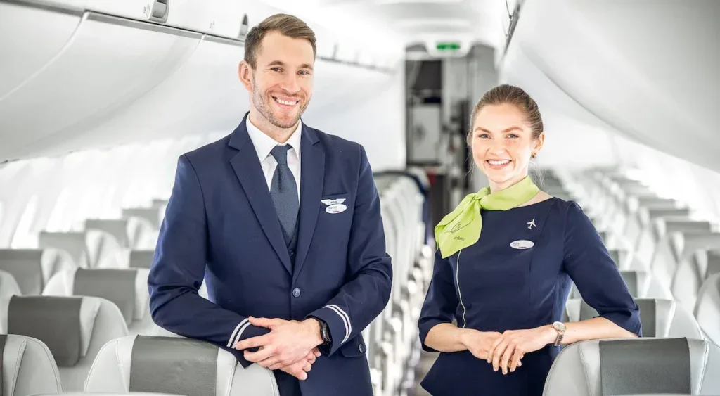 Зарплата бортпроводников airBaltic в 2026 году: обучение и состав выплат