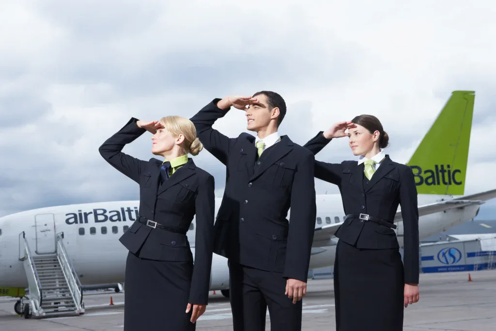 Зарплата бортпроводников airBaltic в 2026 году: обучение и состав выплат