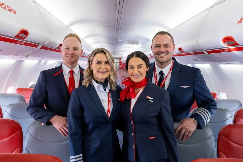 Зарплата бортпроводников Jet2 в 2026 году: сезон и доплаты