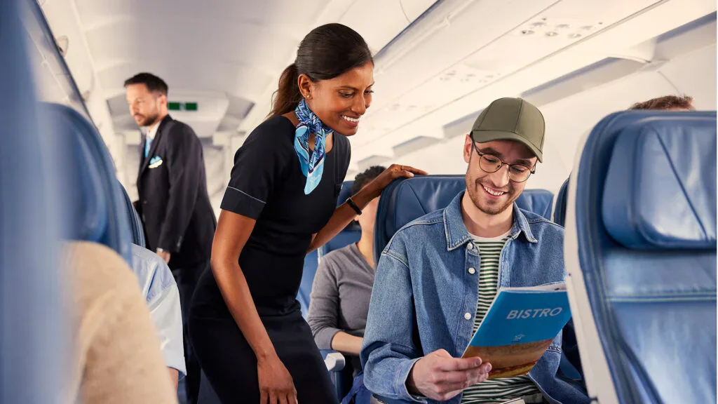Зарплата бортпроводников Air Transat в 2026 году