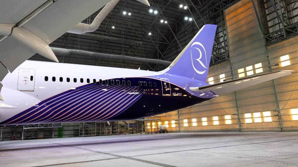 Бортпроводники Riyadh Air: зарплата, гарантированный налёт и набор в 2026 году