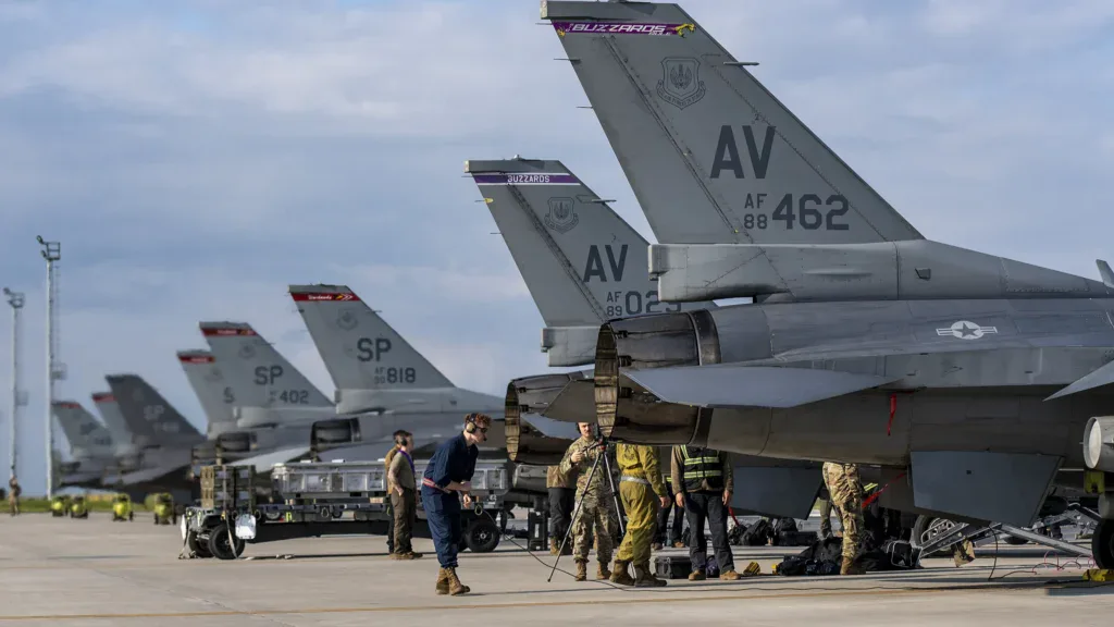 Зарплата военных пилотов США в 2026 году: оклад и надбавки