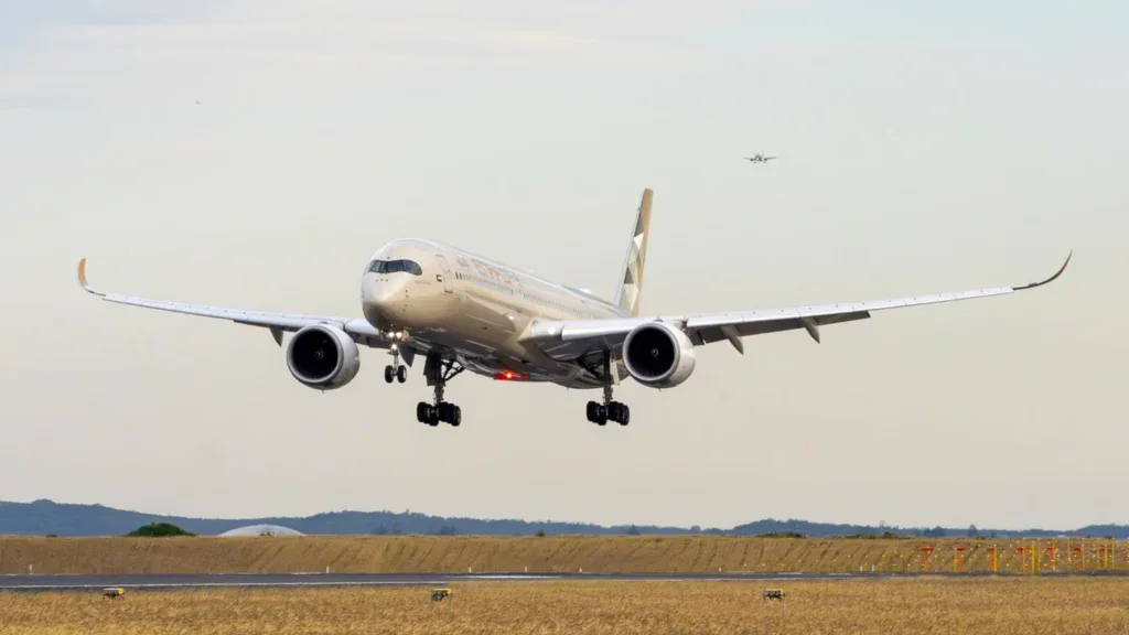 Etihad увеличит число рейсов на A350 между Абу-Даби и Парижем