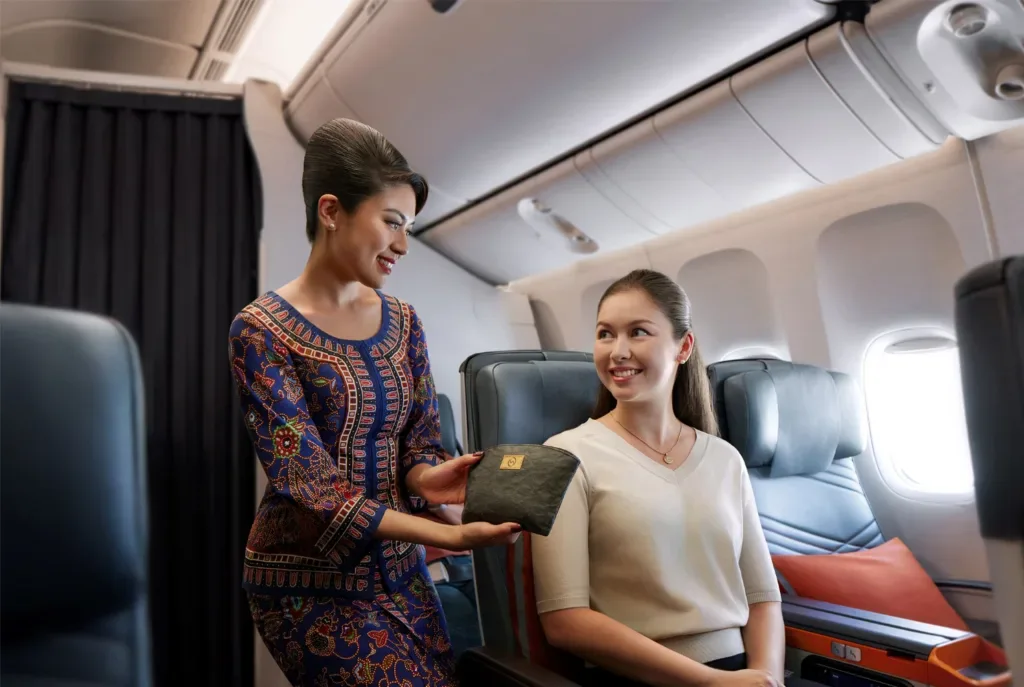 Зарплата бортпроводников Singapore Airlines: пакет и обучение в 2026 году