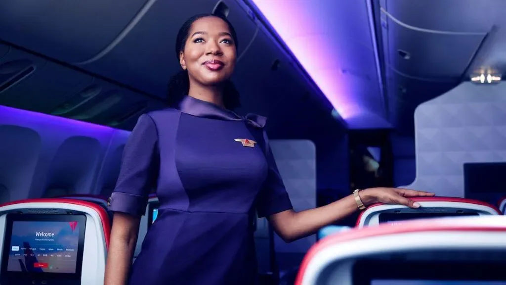 Зарплата бортпроводников Delta в 2026 году: налёт, посадка и участие в прибыли