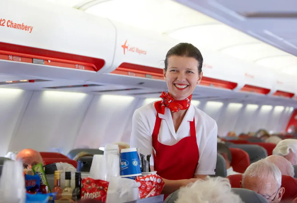 Зарплата бортпроводников Jet2 в 2026 году: сезон и доплаты