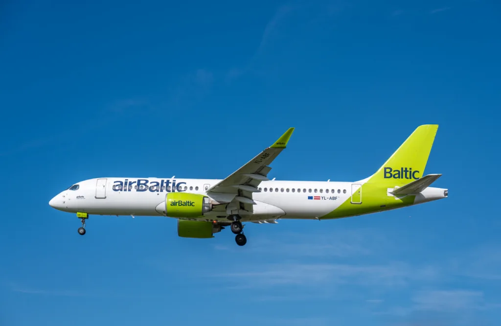 airBaltic обсуждает сокращение до 700 рабочих мест