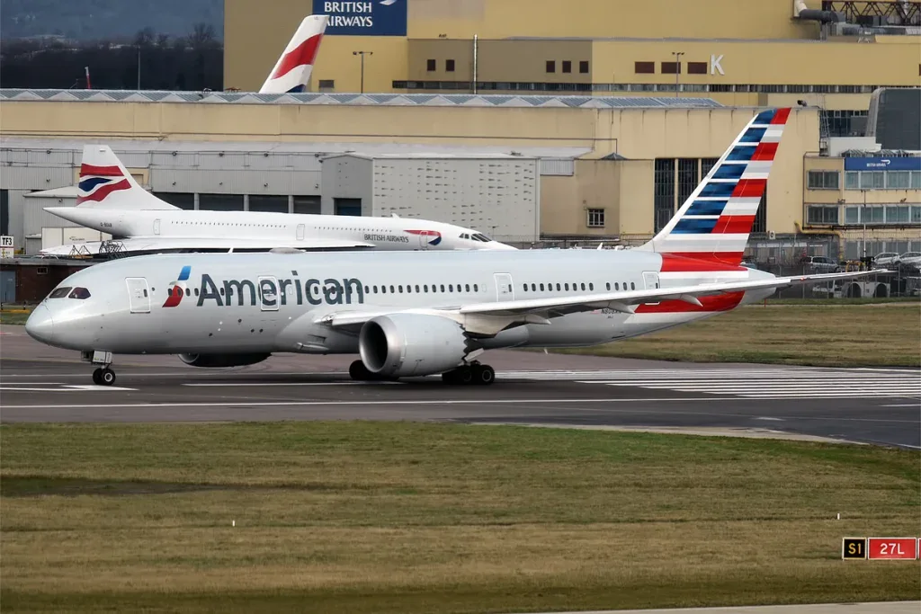 Суд разрешил продолжить иск пассажирки к American Airlines