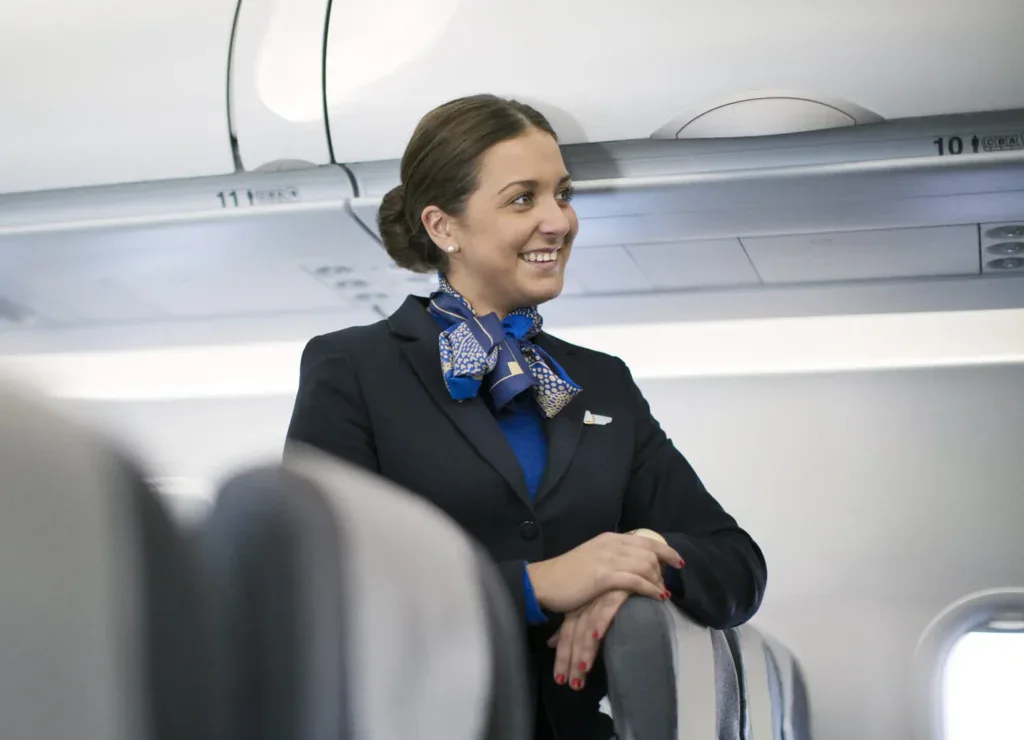 Зарплата бортпроводников SAS в 2026 году: базы и новые надбавки