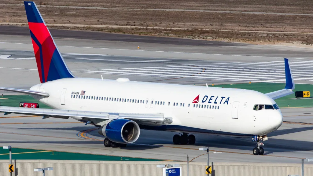 United и American предлагают участникам Delta перенос элитного статуса