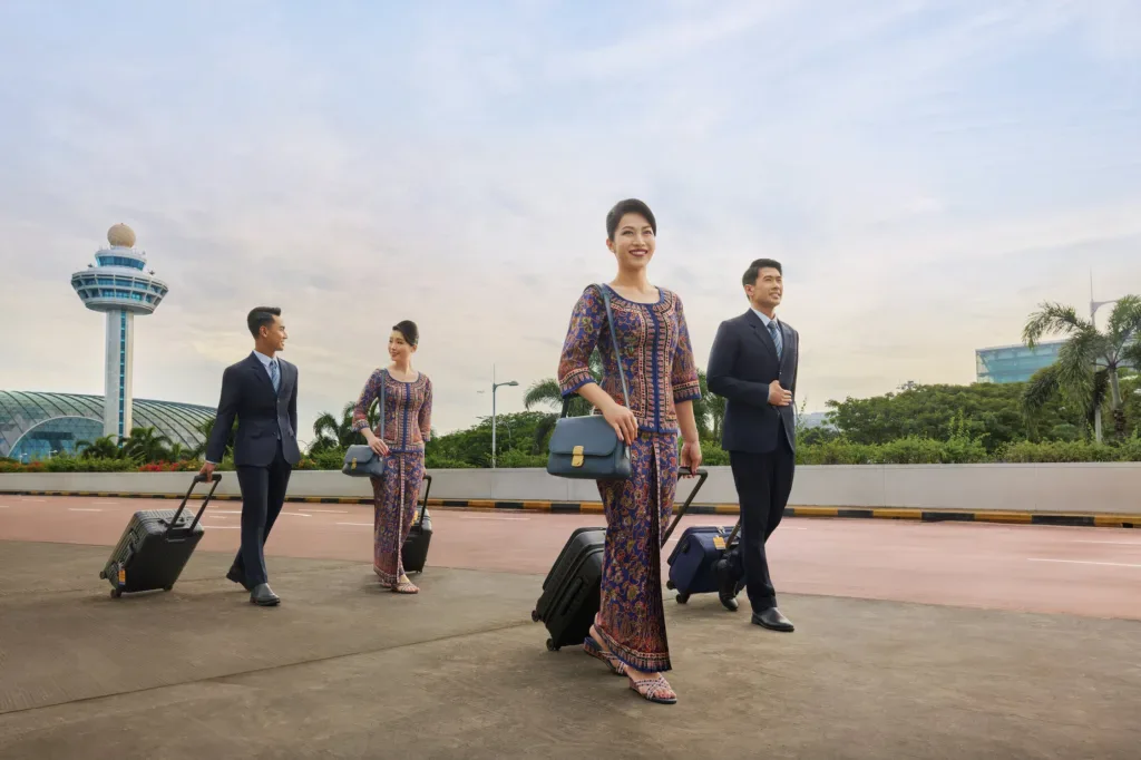 Зарплата бортпроводников Singapore Airlines: пакет и обучение в 2026 году
