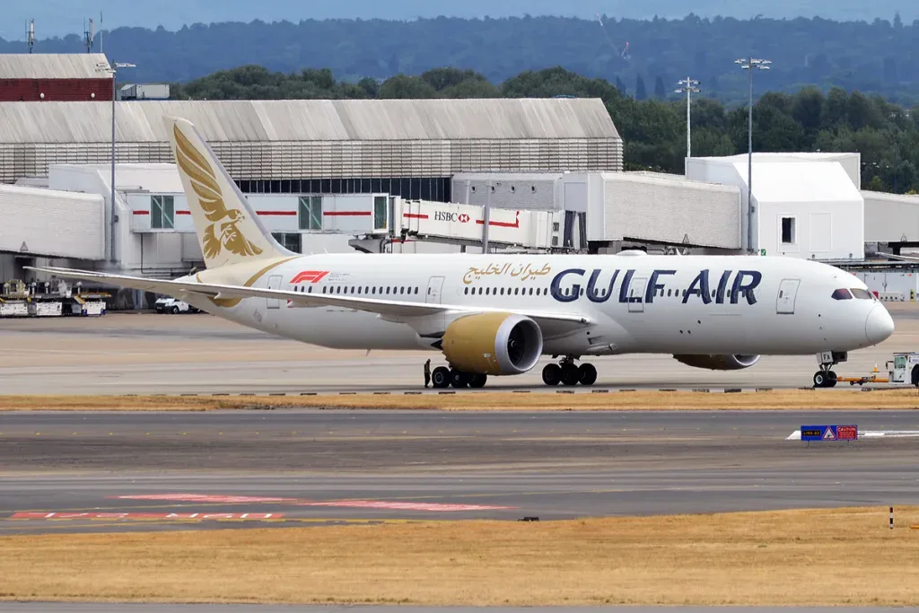 Зарплата пилотов Gulf Air в 2026 году: командиры, вторые пилоты и льготы