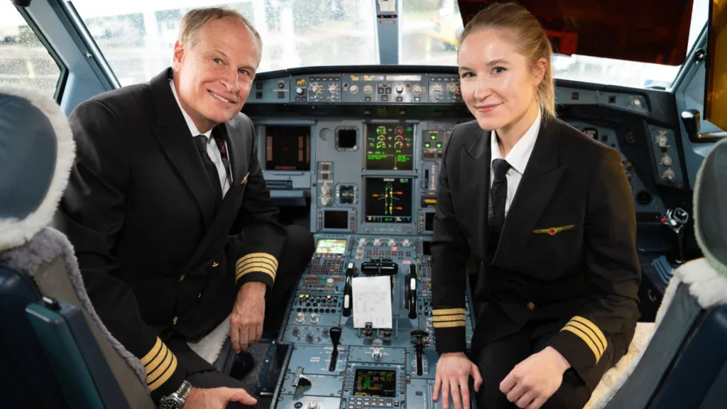 Командир Air Canada завершил карьеру рейсом вместе с сыновьями