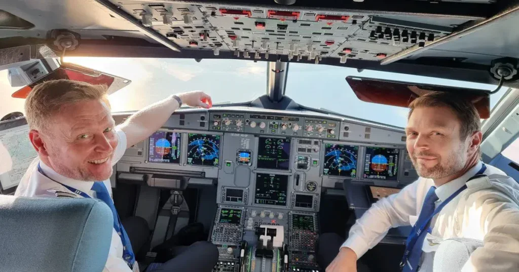 Зарплата пилотов SAS в 2026 году: оклад, доля занятости и обучение