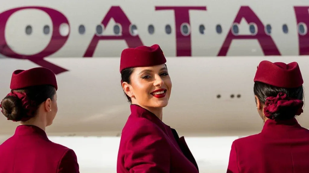 Зарплата бортпроводников Qatar Airways в 2026 году: выплаты и жизнь в Дохе