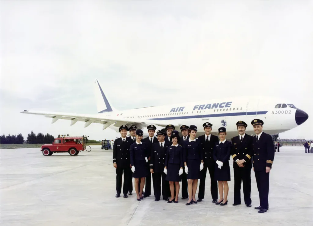 Зарплата бортпроводников Air France в 2026 году: доход и пути поступления