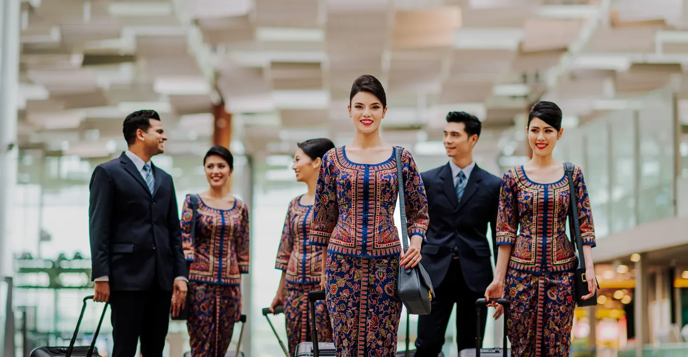 Зарплата бортпроводников Singapore Airlines: пакет и обучение в 2026 году