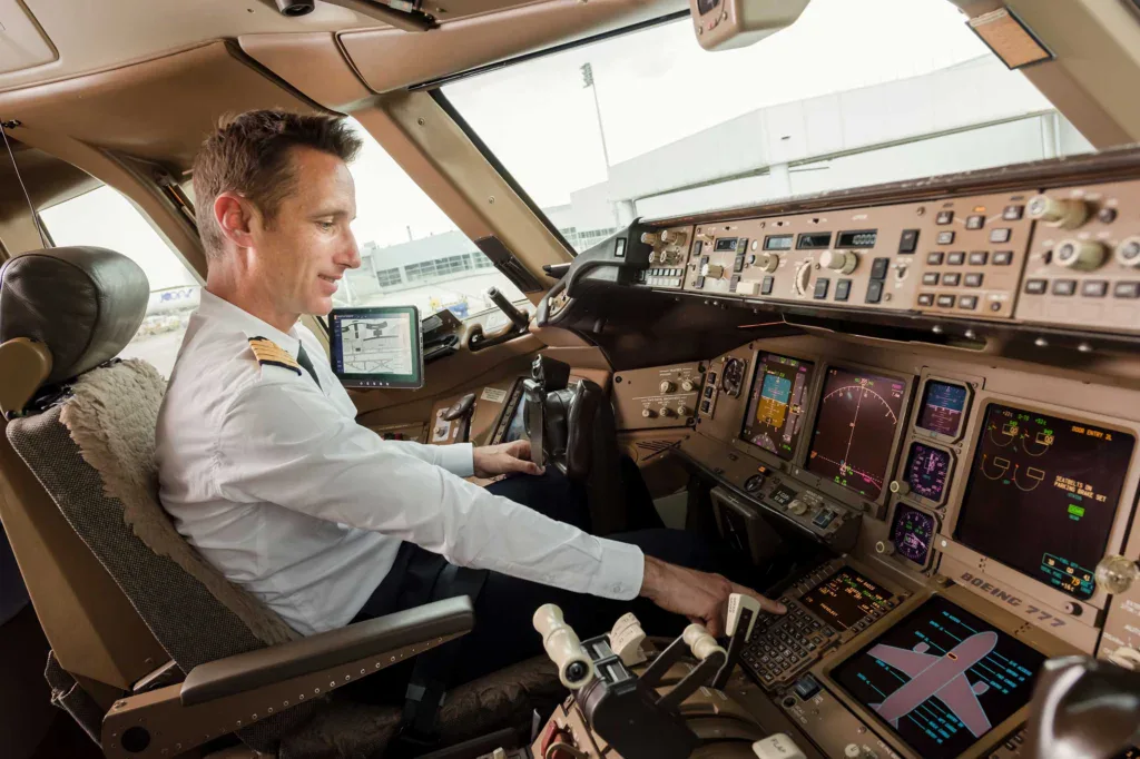 Air France выполнила специальные рейсы для визита папы Льва XIV во Францию
