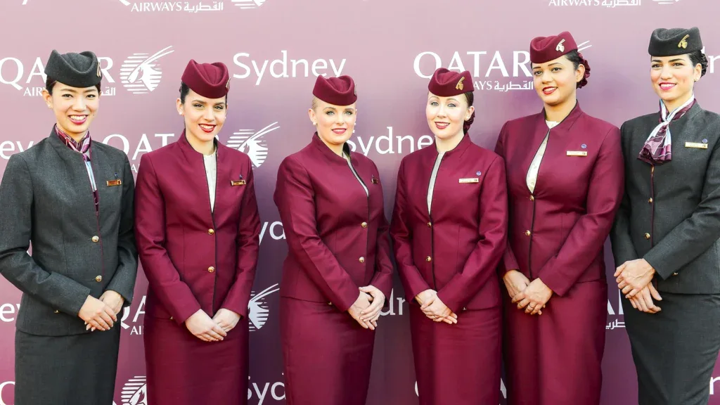 Зарплата бортпроводников Qatar Airways в 2026 году: выплаты и жизнь в Дохе