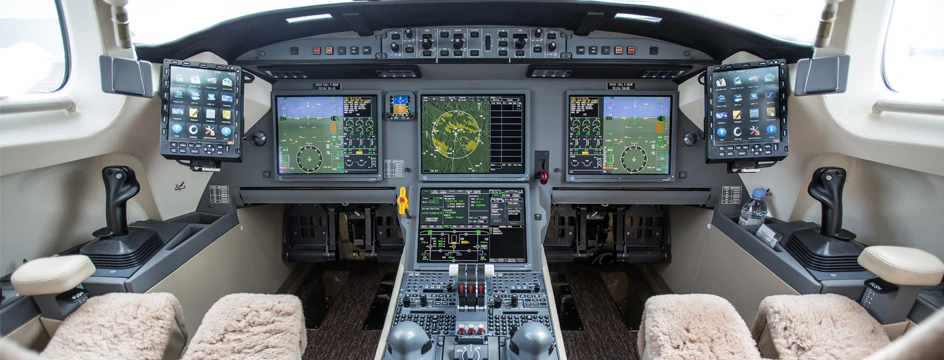 Кабина пилотов Dassault Falcon 7X