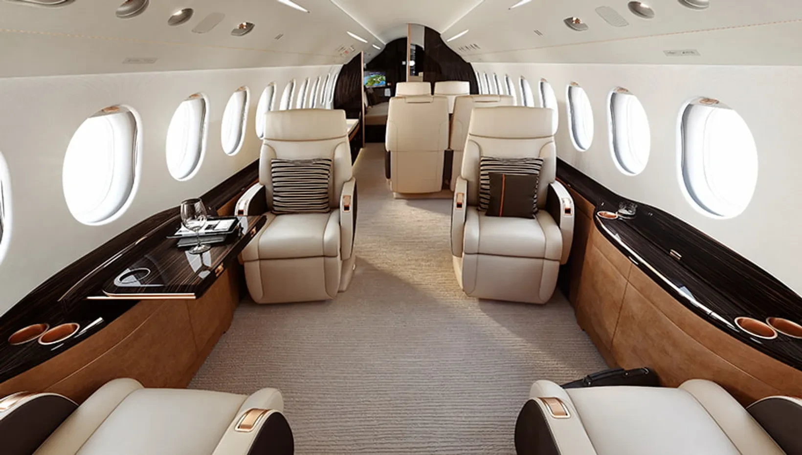 Пассажирский салон Dassault Falcon 8X