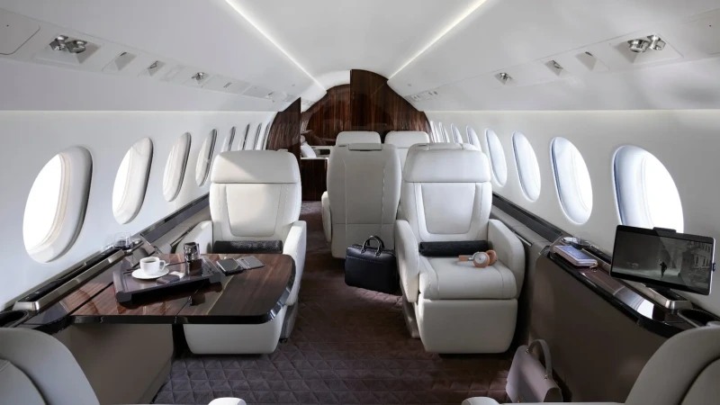 Пассажирский салон Dassault Falcon 8X