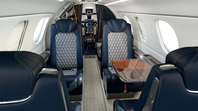 Пассажирский салон Embraer Phenom 300